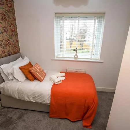 Stunning 3 Bedroom House For 5, Free Parking, Nr Etihad 曼彻斯特