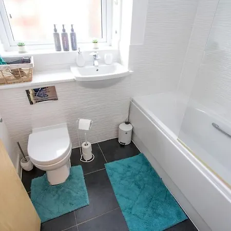 Stunning 3 Bedroom House For 5, Free Parking, Nr Etihad * 曼彻斯特