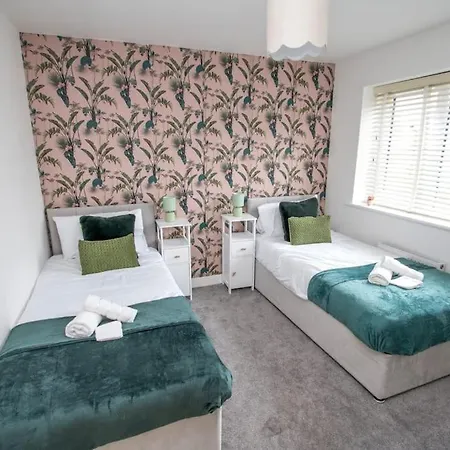 Stunning 3 Bedroom House For 5, Free Parking, Nr Etihad * 曼彻斯特
