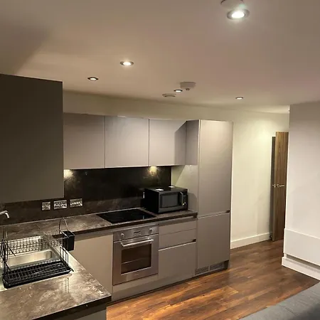 2 Bed Spacious Flat - Canal View Apartmán Manchester