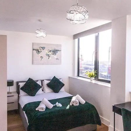 Stylish Overlooking Old Trafford *