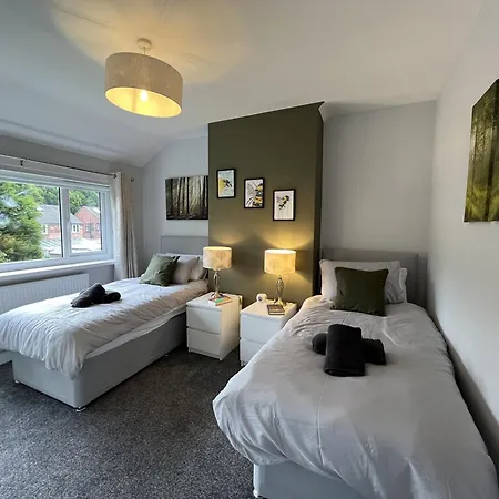 Dom wakacyjny Modern 3-bed Stay-away-home Sleeps 6 Nr