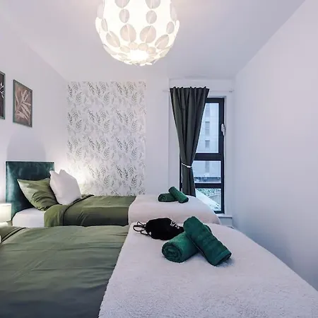 Spacious Deansgate Apartment, Free Park, Sleeps 8 *