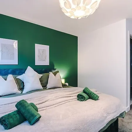 Spacious Deansgate Apartment, Free Park, Sleeps 8 Appartement *
