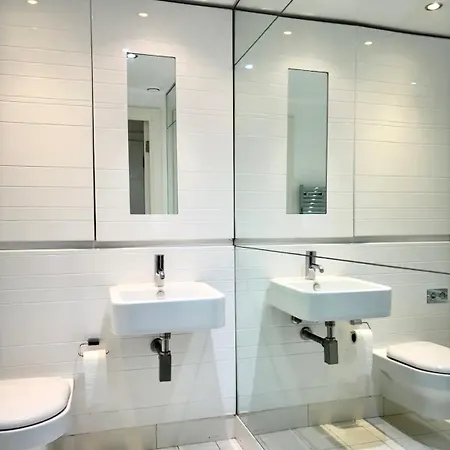 Entire Modern City Centre 맨체스터