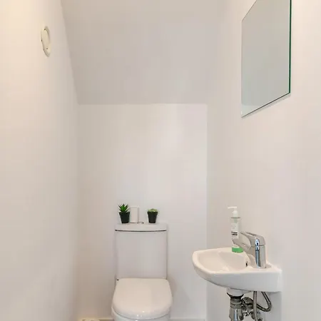 Apartamento Morden 2 Bed Flat - Old Trafford Mánchester
