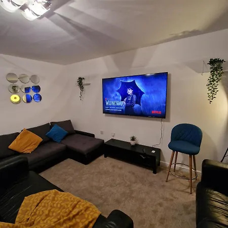 Apartament Stylish Family & Pet-friendly 3br House In *