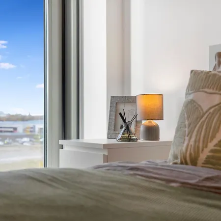 Stylish 2 Bedroom In Media City! Free Wifi * Mánchester