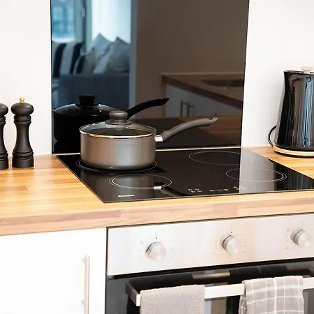 Stylish 2 Bedroom In Media City! Free Wifi * Mánchester