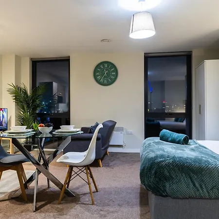 Apartment Spacious Studio, Centre , Salford Manchester