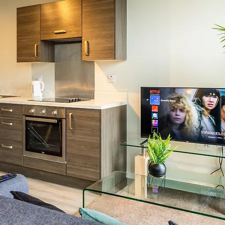 Spacious Studio, Centre , Salford *