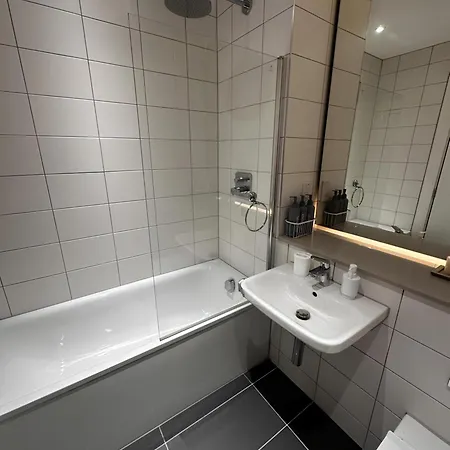 Cozy With A View * マンチェスター