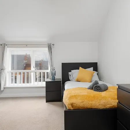 Appartement Four Bedroom By Brookland Serviced Short Lets With Free Wifi