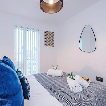 Sleek In By 53 Degrees Property, Ideal For Couples, Amazing Location! * Manchester