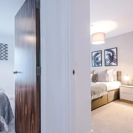 Sleek In By 53 Degrees Property, Ideal For Couples, Amazing Location!