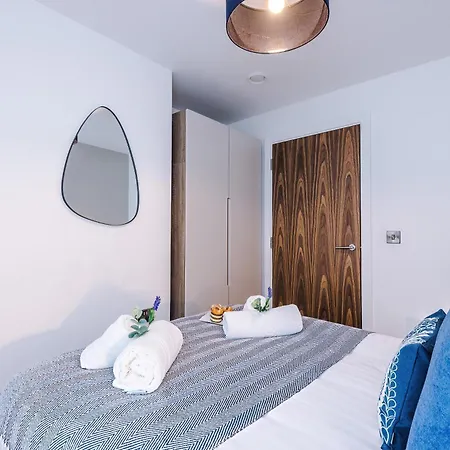 Apartman Sleek In By 53 Degrees Property, Ideal For Couples, Amazing Location! *