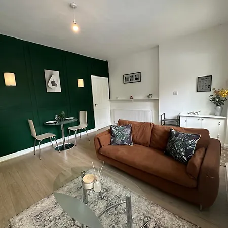 Beautiful Awaits Your Short Term Apartamento