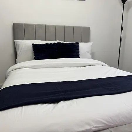 Apartment Cosy 2 Double Bedroom In Ancoats 7 Minutes From Coop Live, Etihad Stadium & Centre- Free Parking Available *