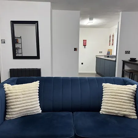 Cosy 2 Double Bedroom In Ancoats 7 Minutes From Coop Live, Etihad Stadium & Centre- Free Parking Available * Manchester