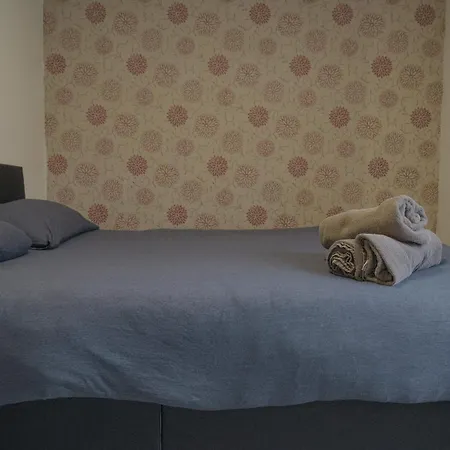 Lovely Modern 2 Bed Flat With Parking, Close To Centre * Manchester