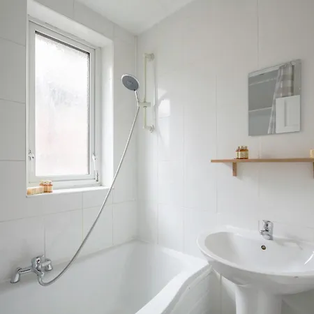 Casa de Férias 5-bedroom In Trendy Dibsbury Area With Parking Manchester