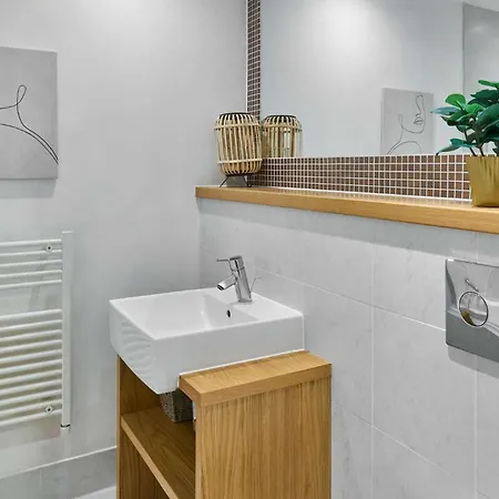 Host & - Canal View Apartament *