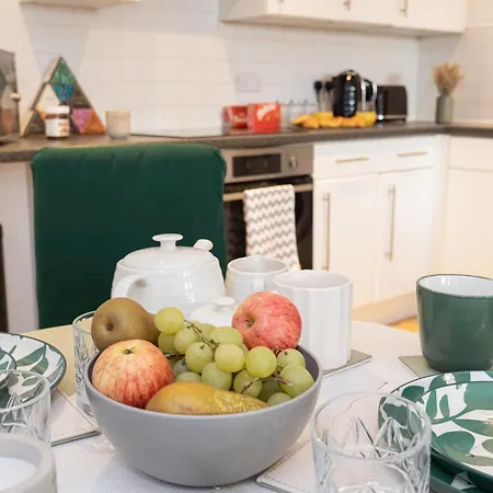 Luxury City Centre - Close To Football Stadiums With Parking Apartmán