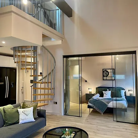 Apartment Emerald Escape 3 Bed 3 Bath *