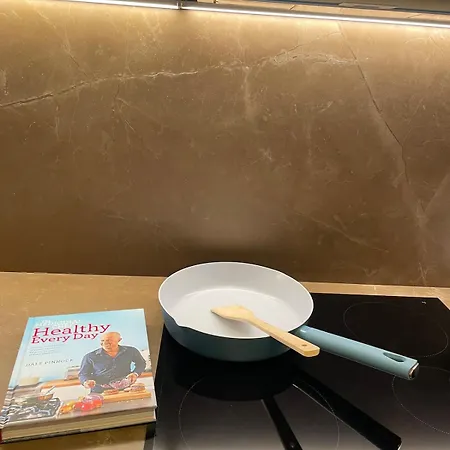 Emerald Escape 3 Bed 3 Bath Apartment