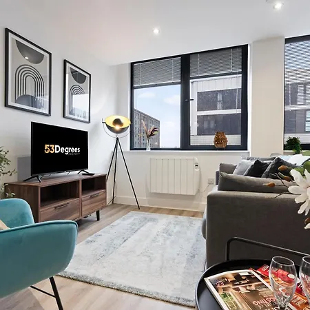 Apartment Modern Flat In By 53 Degrees Property, Ideal For Couples, 2 Bedrooms! *