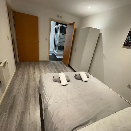 Walking Distance From Deansgate Apartment *