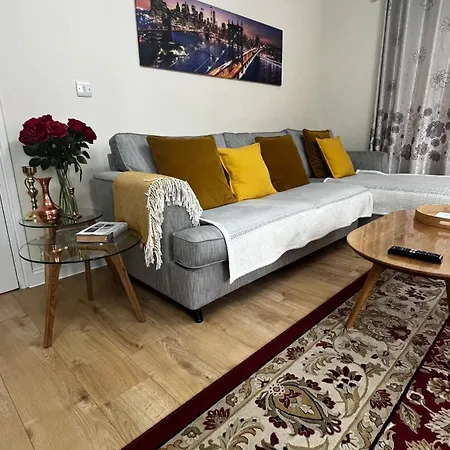 2 Bedroom Flat In Ardwick Manchester