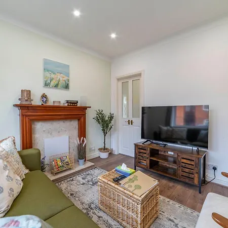 Ferienhaus Beautiful Three Bedroom House - Escape