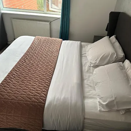 Retreat With 3 Bedrooms בית נופש *