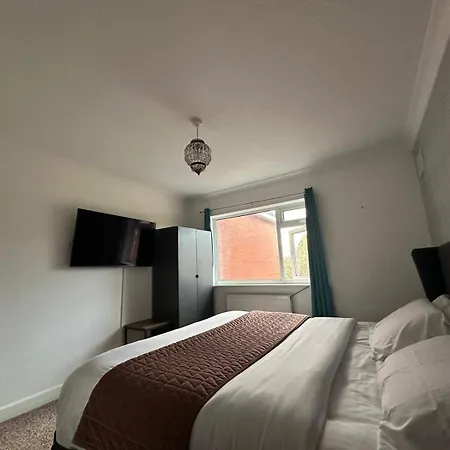 Retreat With 3 Bedrooms בית נופש מנצ'סטר