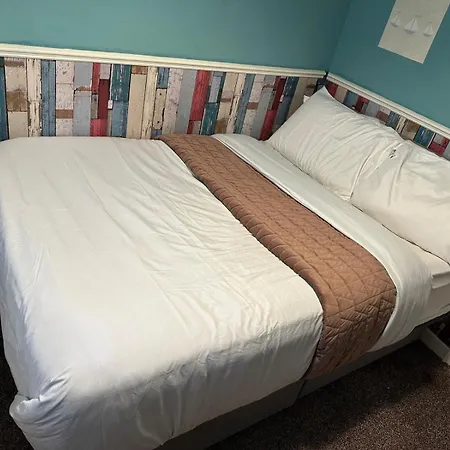 Retreat With 3 Bedrooms בית נופש מנצ'סטר