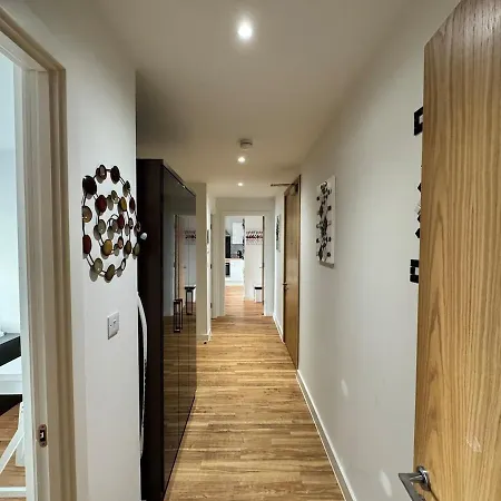 2br Waterfront Retreat Mcr * מנצ'סטר