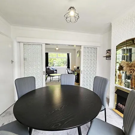 Audenshaw, Apartment Manchester