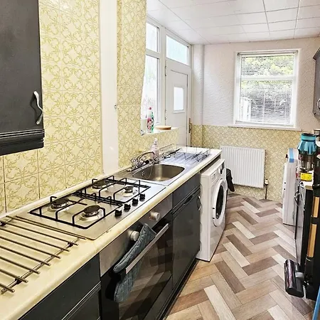 Audenshaw, Apartment Manchester
