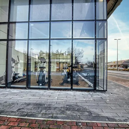 2-bedroom At Vibrant Salford Quays Apartment *