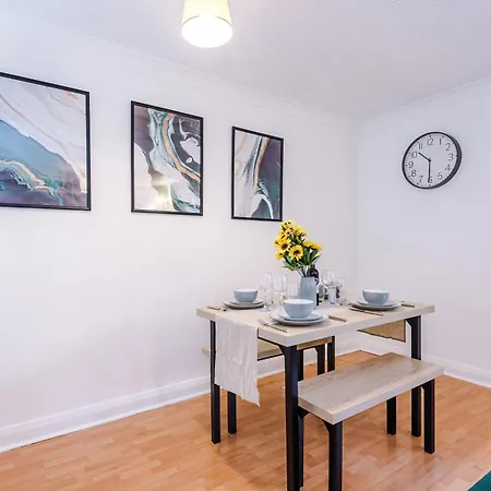 Large 1 Bedroom By Host A *