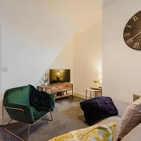 Apartament Free Parking, Late Check Out Coop Live Etihad Stadium 3-bed House
