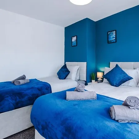 Apartment Modern 3-br Semi Detached House With Wifi And Kitchen By Brookland Serviced Short Lets