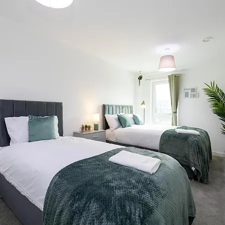 Manchestercentre , Salford, Lakeside *