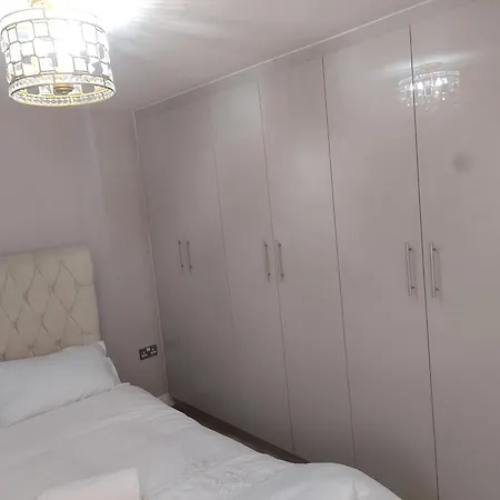 Vila Luxury 4 Bedrooms Detached House Free Multi Cars Parking - Easy Access To Mancheater City Football Ground - City Centre & Motorways Manchester