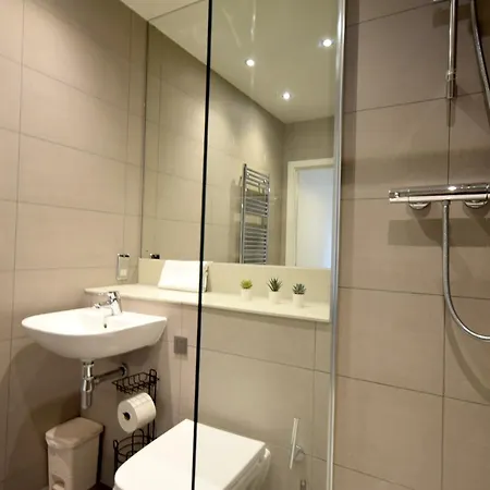 Apartment Life 3- 2-bed 1-bath In New Cross