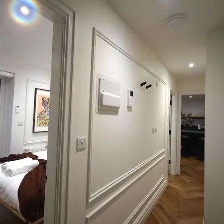 Cityescape - 1br Sofa Bed Balcony Window Shower Manchester