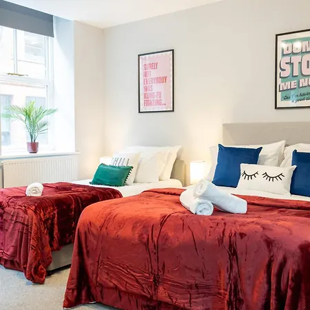 3 Bed Canal St Flat Sleeps 9 Centre Apartment Manchester