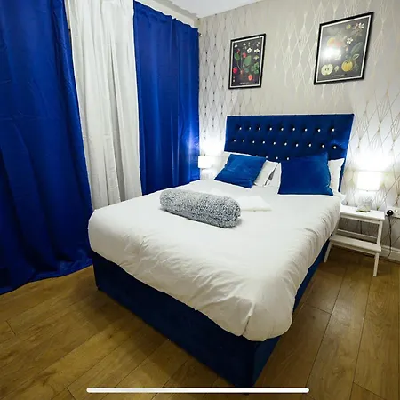 Apartment Modern Luxury 2 Bed Apartment, Sleeps 5 Manchester