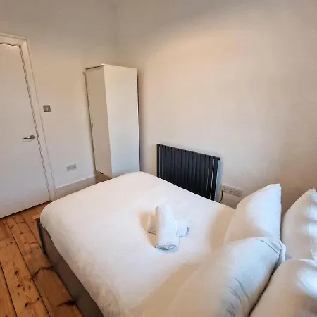 公寓 Centre By Superhost *